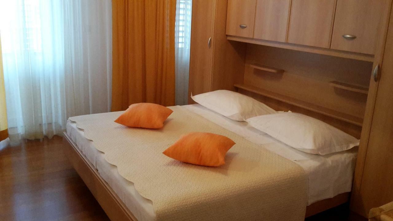 Guest House Fenix Brela Exterior foto